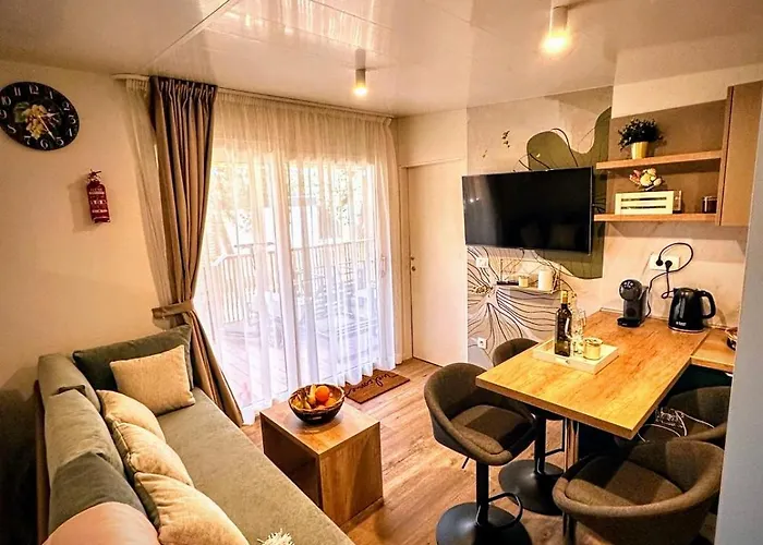 Mobile Tasha Biograd Na Moru